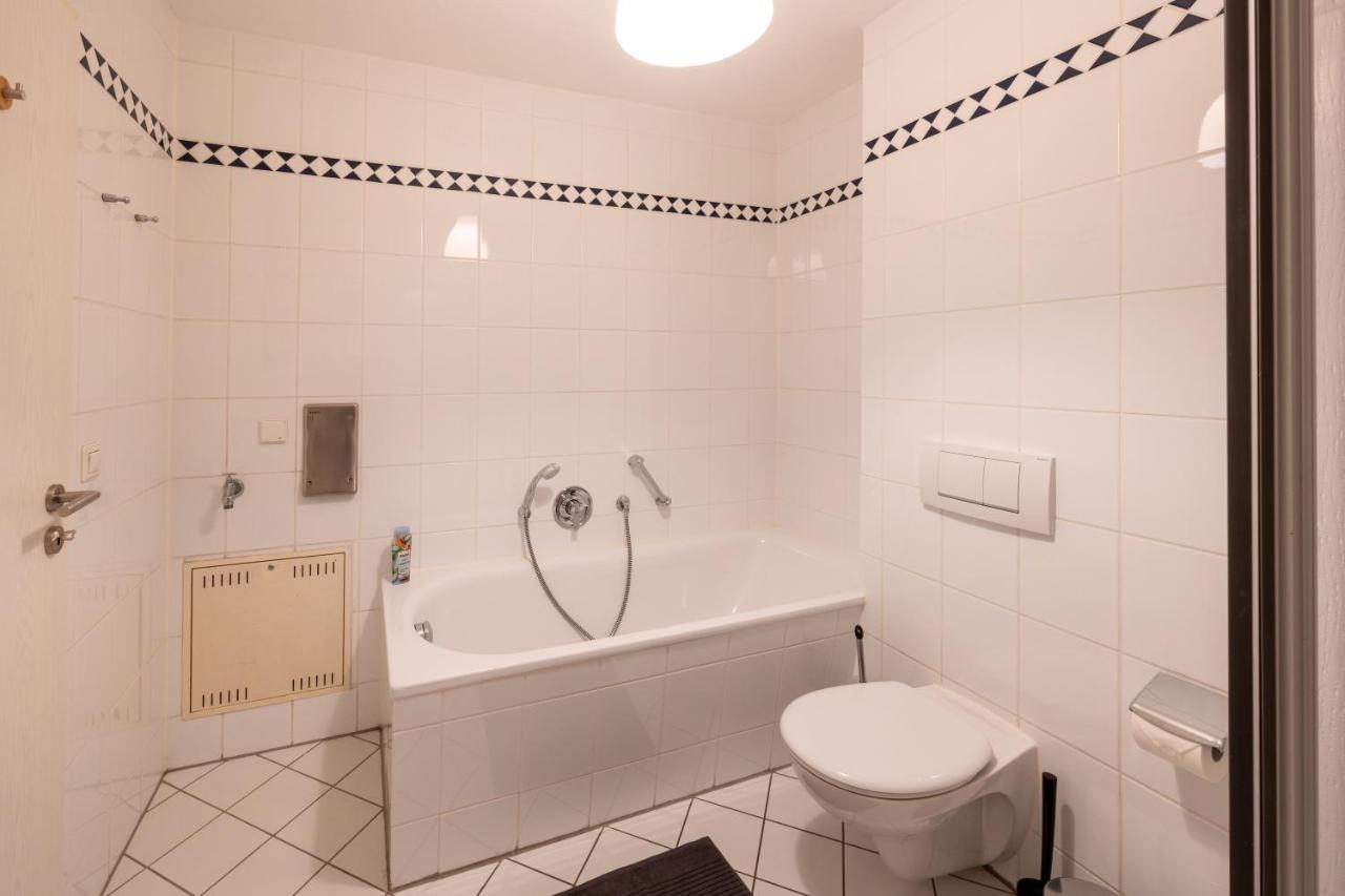 Fullhouse - Halle - T28 - Hawk Apartment ภายนอก รูปภาพ