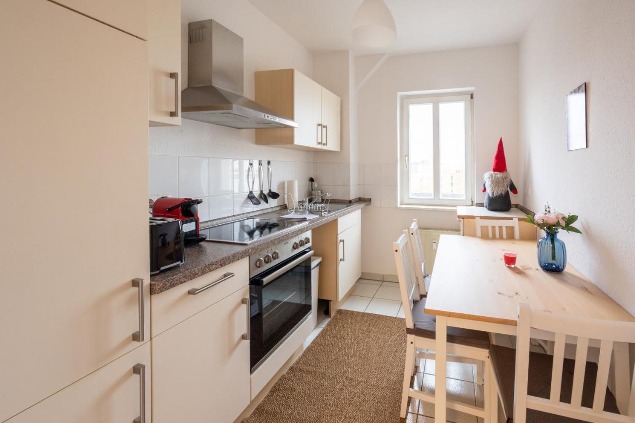 Fullhouse - Halle - T28 - Hawk Apartment ภายนอก รูปภาพ